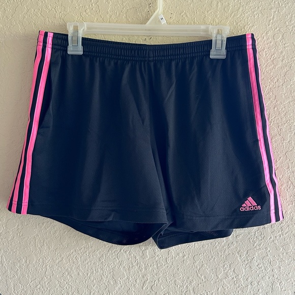 Adidas women’s athletic shorts with pockets Black with Pink stripes size L - Picture 6 of 9